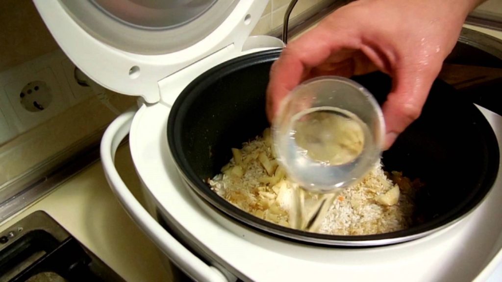 Temperatura d’extinció en un multicooker, característiques d’extinció en un multicooker