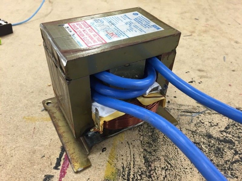 Do-it-yourself welder mula sa microwave: contact o spot welding - hakbang-hakbang na mga tagubilin