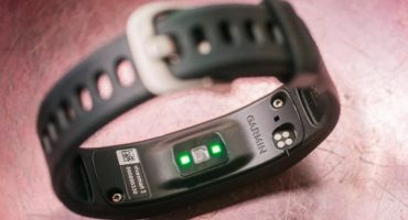 Suriin ang mga fitness tracker na may monitor ng rate ng puso