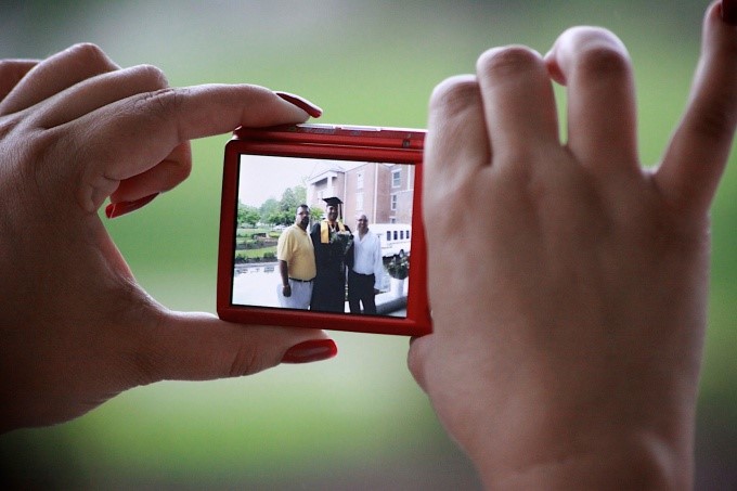 Sådan overføres fotos og filer fra et kamera til en computer?