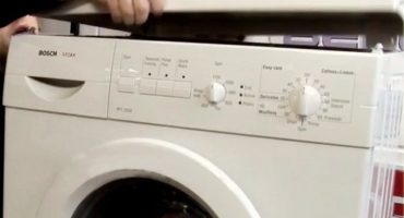 Wie öffnet man die obere Abdeckung der Waschmaschine am Beispiel von Indesit, Lg, Bosch, Samsung?